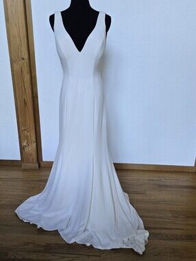 Allure Romance 3101 Minimalist Stretch Crepe Trumpet Wedding Dress - Sz 12 (Fits